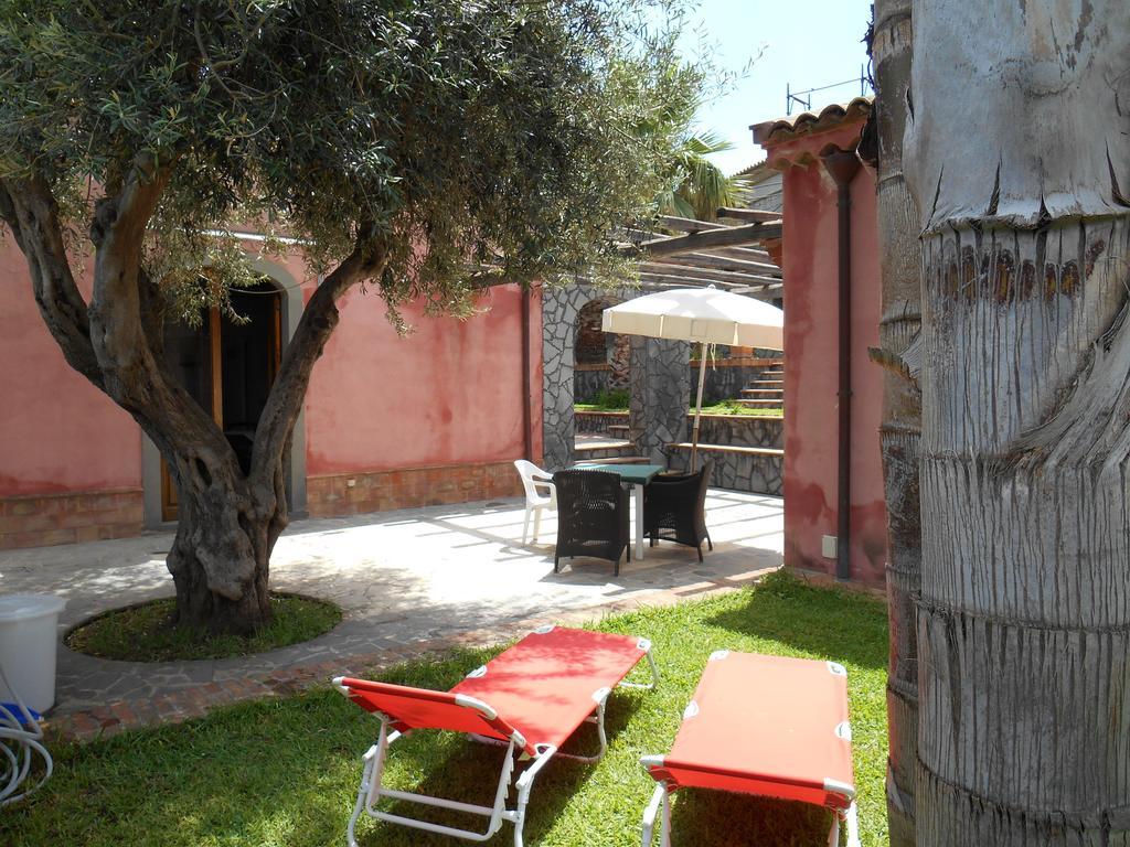 Villa Del Nespolo Fiumefreddo di Sicilia Extérieur photo