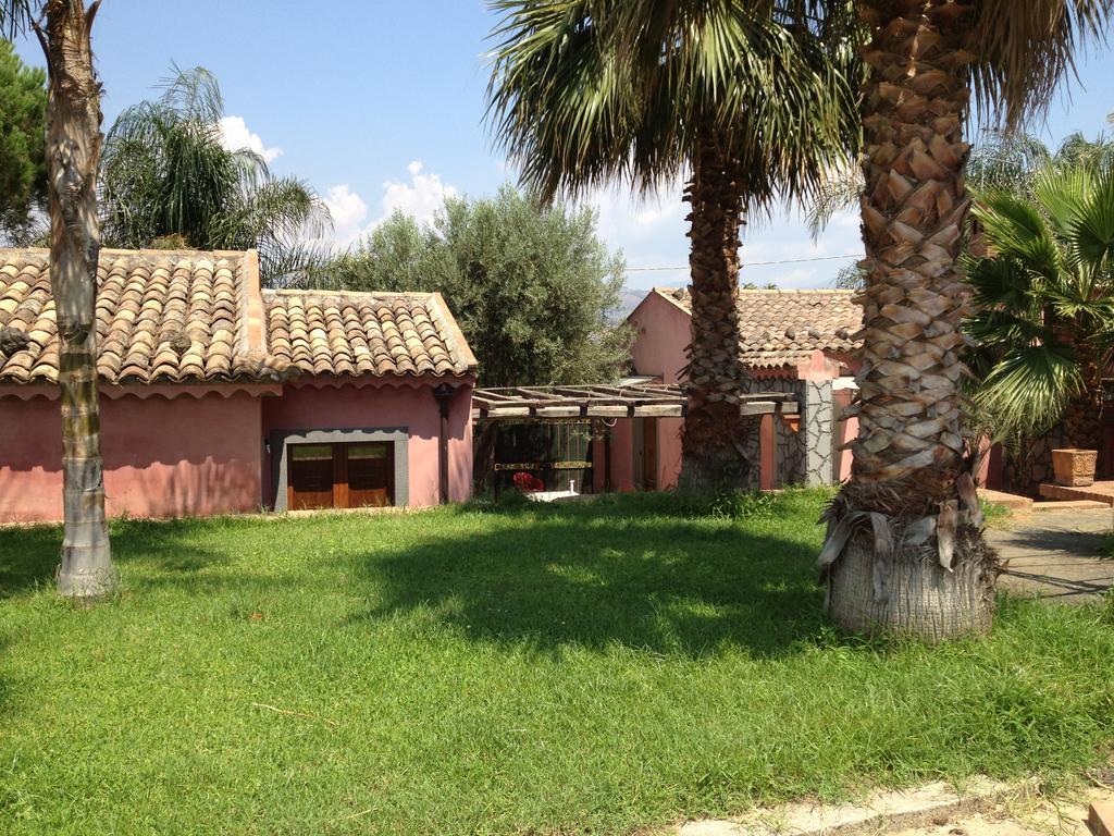Villa Del Nespolo Fiumefreddo di Sicilia Extérieur photo
