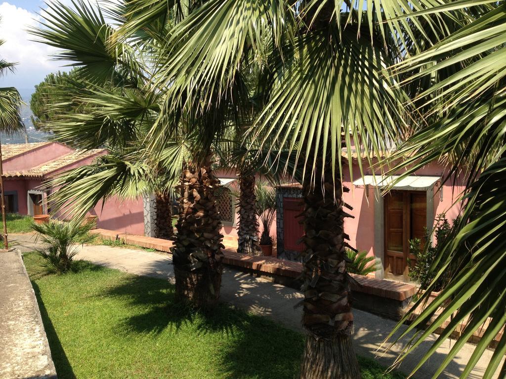 Villa Del Nespolo Fiumefreddo di Sicilia Extérieur photo